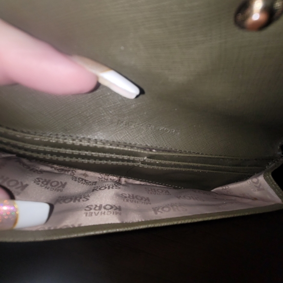 Michael Kors Slim Profile Accordian Wallet - Picture 4 of 5